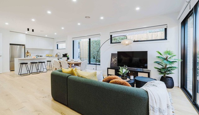 Packham Enclave No.3 in Box Hill North