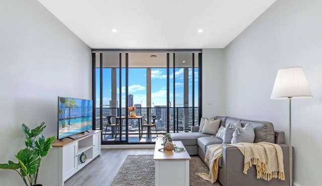 Parramatta 2 Bed Apt with Parking