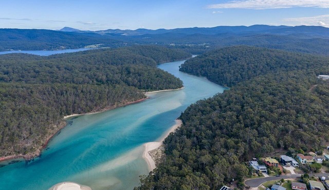 Perfectly Pambula: 5 Bedroom Option