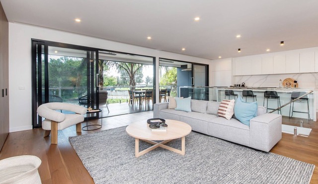 Pet Friendly - Sandringham Sunshine Escape in Sandringham