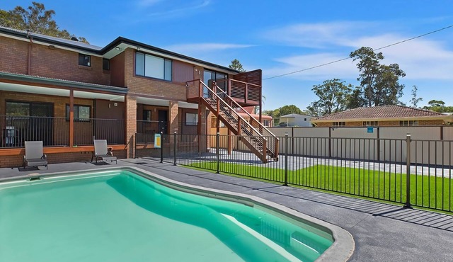 Poolside at Costa - large house with 2 self contained levels