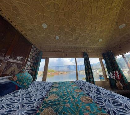 Premium group of houseboats
