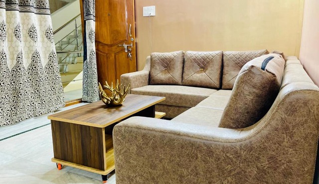 Prince Castle Apartments-Just 3 KM Away City Top Attractions