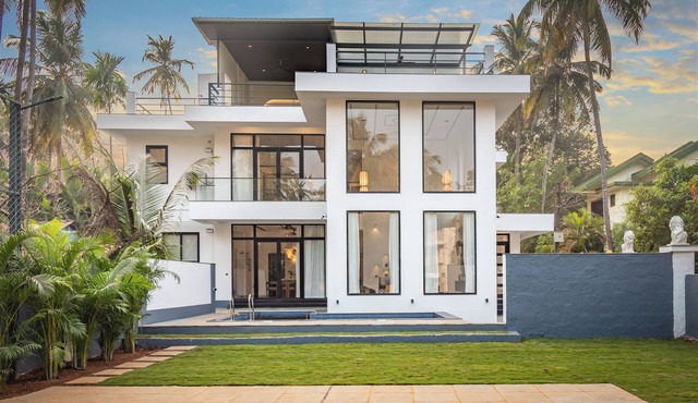 Private Luxury Villa in Goa with Pool & Jacuzzi