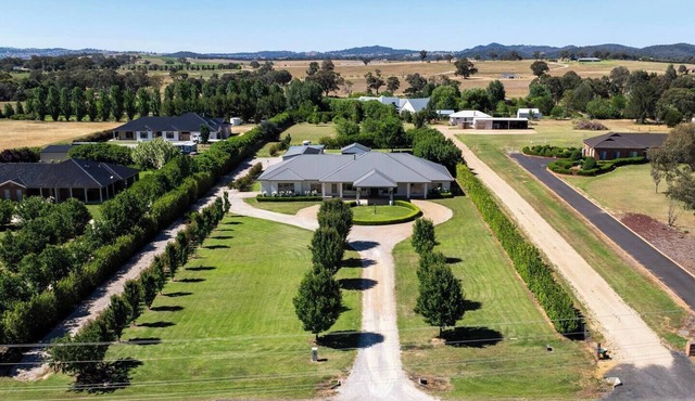 Putta Bucca Manor Poised Poolside Country Living