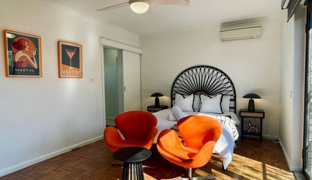 Quiet Studio apartment in the heart of Woden Valley