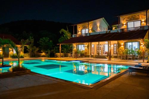 Raas Stays by ELIVAAS Signature 4-BHK Retreat With Private Pool, Gardens, Lounge & Scenic Aravali Views