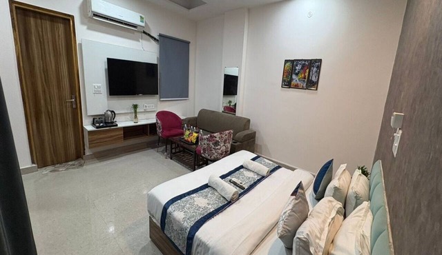 Radiant Blu Hotel
