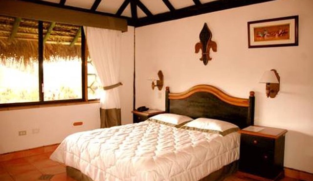 Rainbow Safari Resort in Sauraha