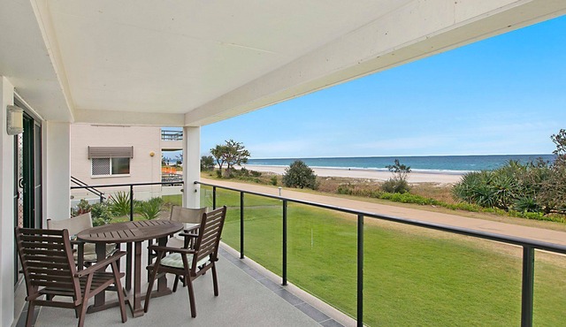 Ramona 1 - Absolute Beachfront Tugun