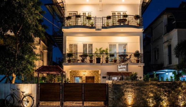 Reds Residency - Homestay