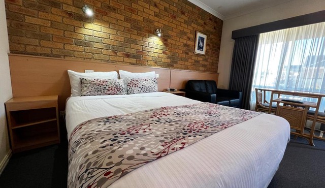 RiverPark Motel