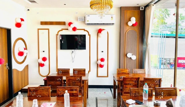 RMB HOTEL AND RESTAURANT
