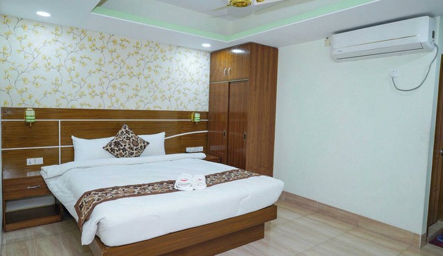 Rochas Hotel & Resort Bogura