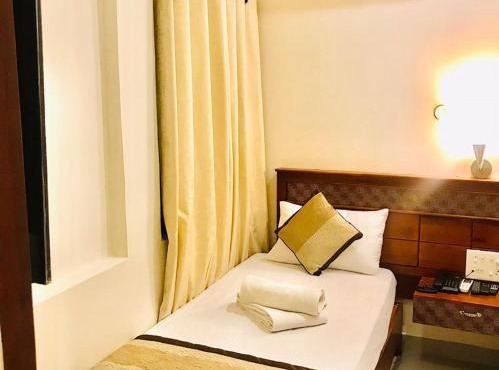ROYAL RESIDENCY Ac