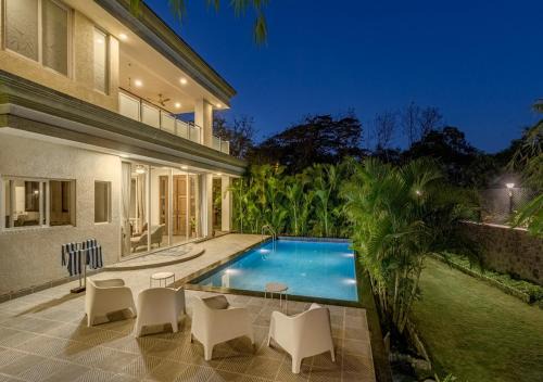 SaffronStays 7 Seas - 7BR pool villa with gazebo, bar & lawn, perfect for celebrations near Mandwa Jetty