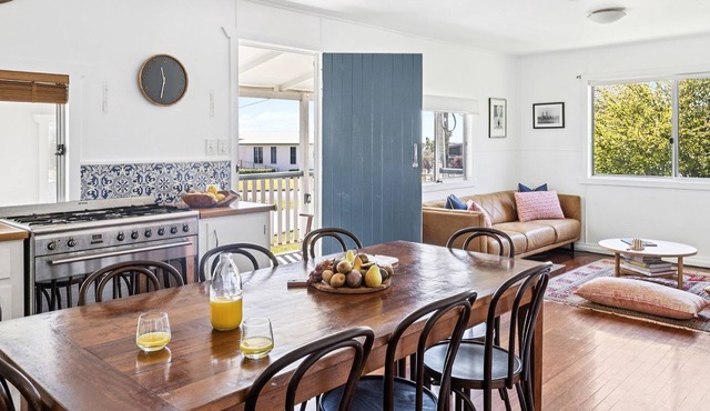 Salt Shack - Classic Angourie Beach Cottage Steps from Spooky Beach - Holiday Yamba