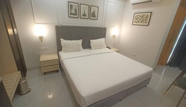 Saltstayz Premier - Sector 28 Faridabad