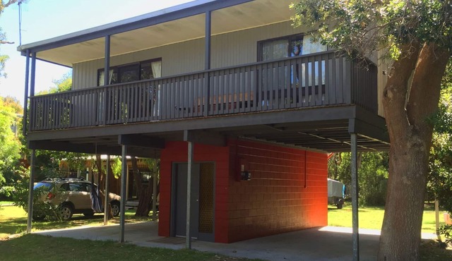 Sandy Point Tree House in Sandy Point