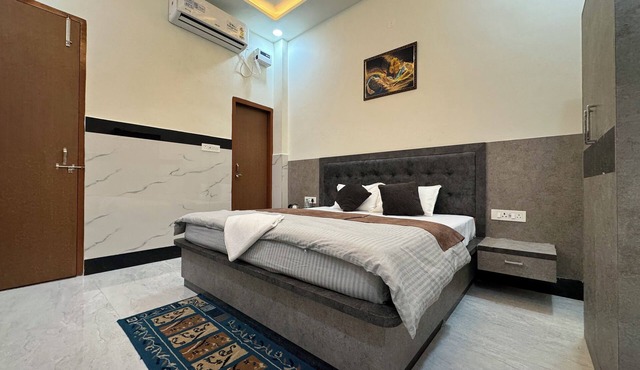 Satya Nikunj INN