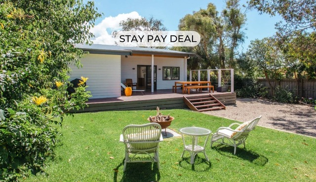 Seaside Serenity, Escape to a beautiful beach house steps away from the ocean, pier and golf course. in Flinders