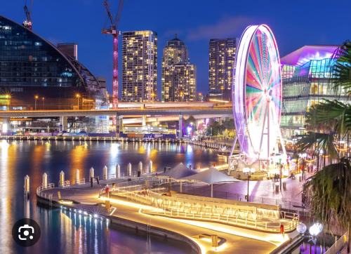 Seasons Hotel ,Darling Harbour