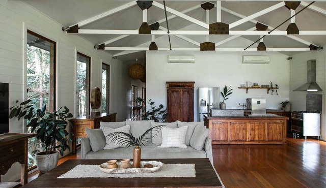 Serene Overwater Villa - Romantic Escape for 2