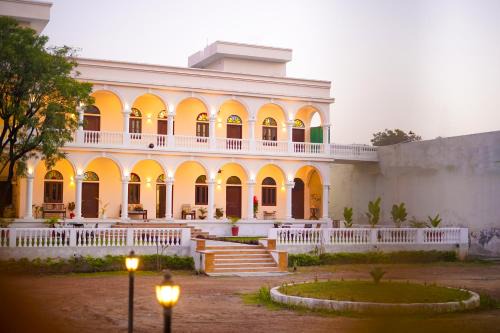 Shivrati Vilas, Himmat bagh
