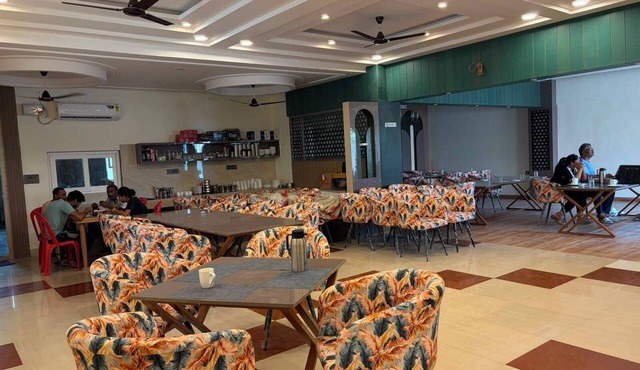 Shree Krishna Hotel & Restaurant