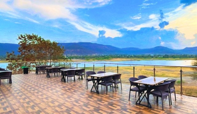 Sizzle Bay Resort