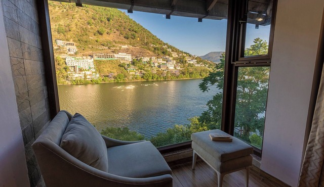 Sojourn By the Lake - Boutique Hotel