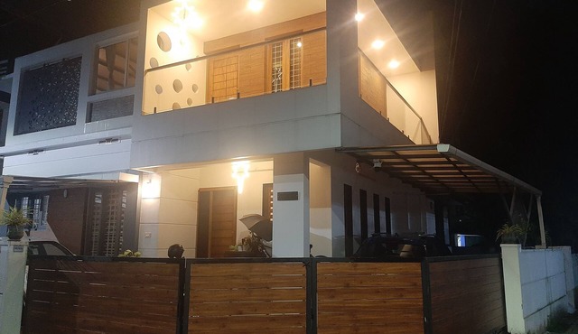 Spacious 1BHK Private space - first floor , Near Lulu Mall Edappally Kochi