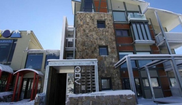 Spacious bright apartment in fabulous location in Mount Buller