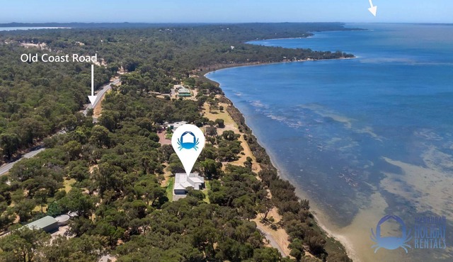 Spacious, modern 4BR, 3 bathroom holiday home on the estuary in Herron