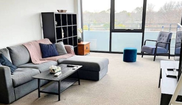 Spacious & Open 2 bd 2bth 2crsp apt - Dickson CBD in Dickson