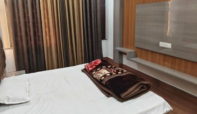 SPOT ON Kanha Hotel