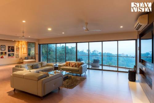 StayVista at Airhill with Pool, Alfresco, WiFi