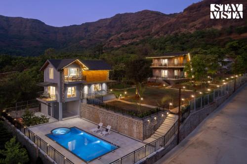 StayVista at Earthy Escapes with Pool & BBQ