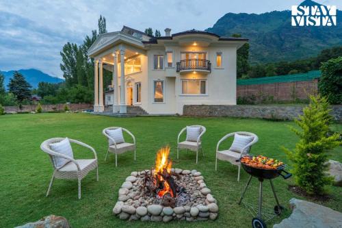 StayVista at Palais Vienna 5 BR Luxury Palace with Dal Lake Views