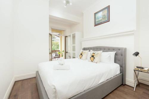 STUNNING SYDNEY HOME 3