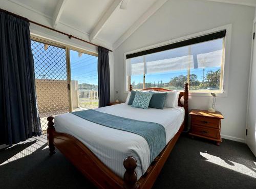Sunrise Villas by Charlesworth in Scotts Head