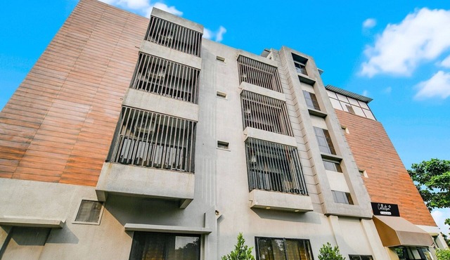 Super Collection O Indore Near Omax City 1