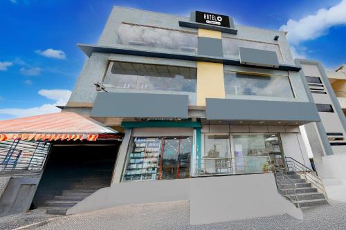 Super OYO Hotel� O Bheemili� Beach Visakhapatnam