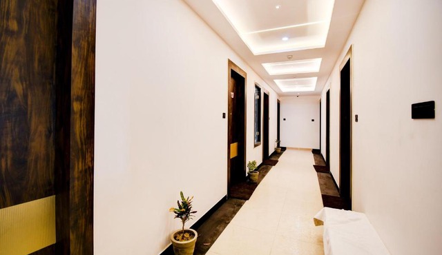 Super OYO Townhouse Oak Ratanpur Panki