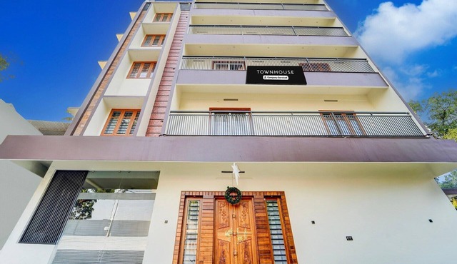 Super Townhouse Kalady