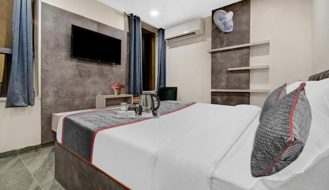 Super Townhouse OAK Hotel Rudra