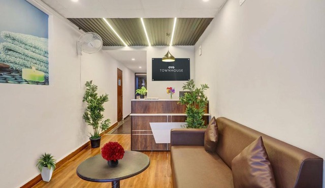 Super Townhouse RCC Park View Inn