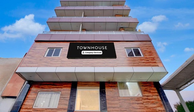 Super Townhouse Varanasi Cantonment Formerly Ayushman Inn