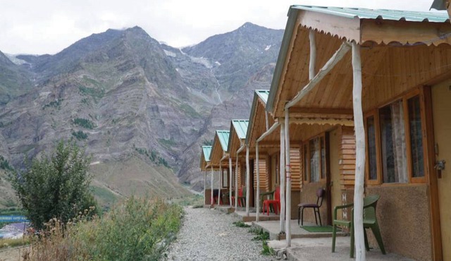 Tandi Sarai Huts