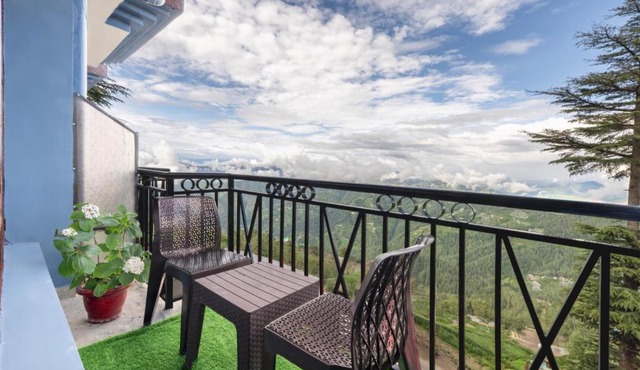 The Ayur Estate Kufri Shimla l Lift l Multi Cuisine Restaurant l Free Parking l By Exotic Stays